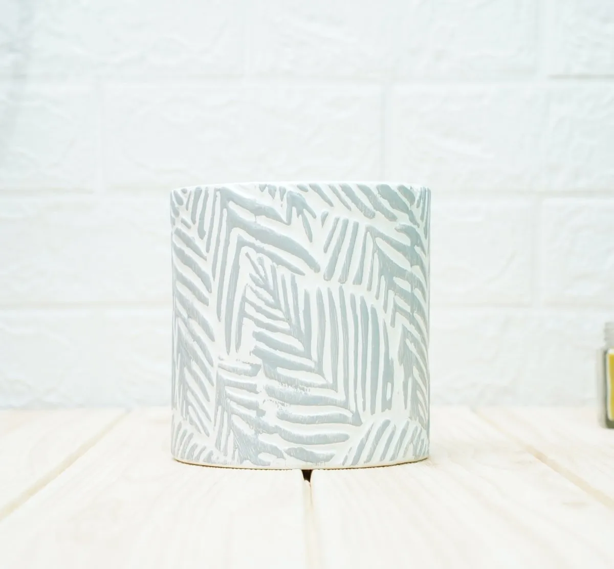 Ceramic Pots For Indoor Plants 14 X 15 Cm (Grey Leaf)