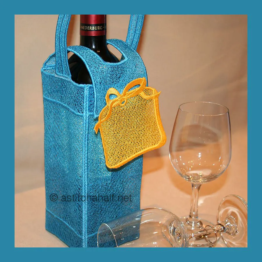 Freestanding Lace Winebag Gift