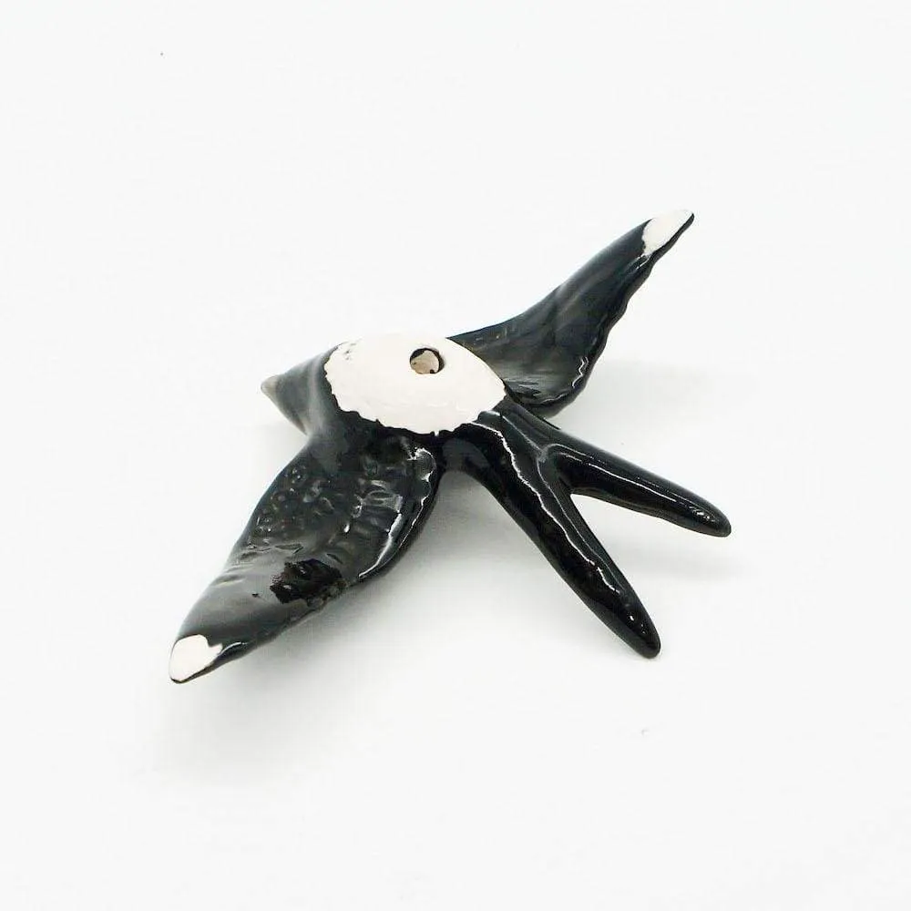 Hirondelle de Caldas da Rainha en céramique noire