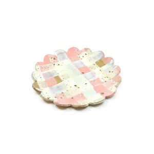 Scalloped Gingham Plates